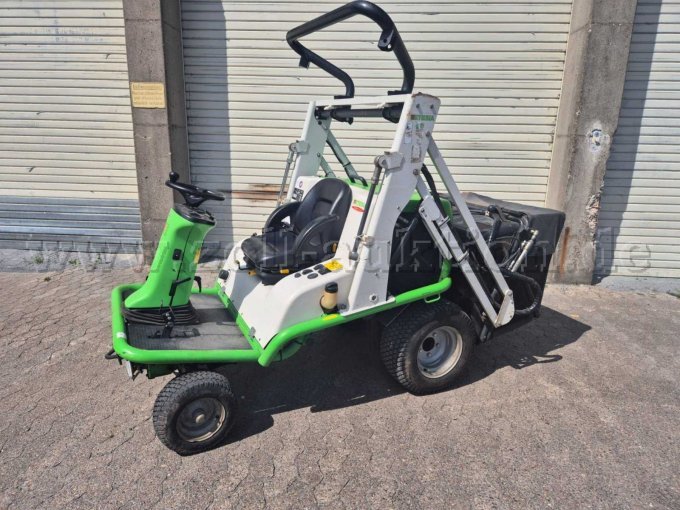 Etesia 124 front Seite links