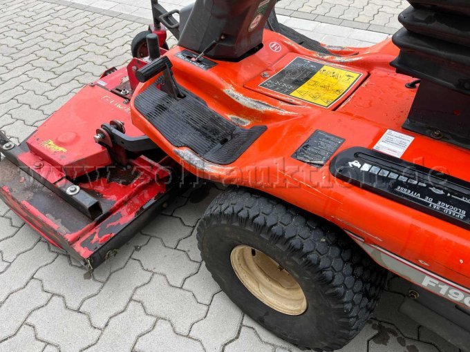 Kubota F1900 Fahrerstand, Lackschäden Ansicht links