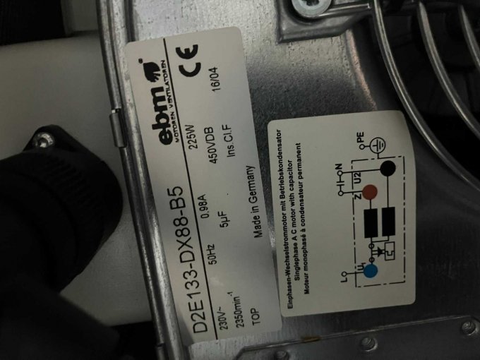 Blick auf Etikett Lüfter