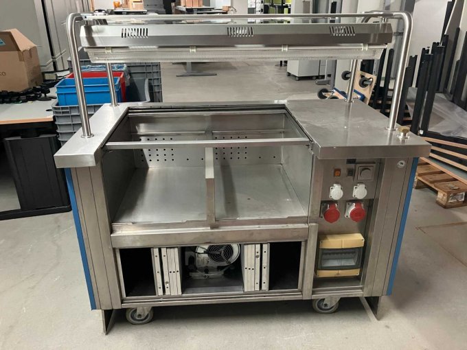 Blick auf Theke offen und Filteranlage