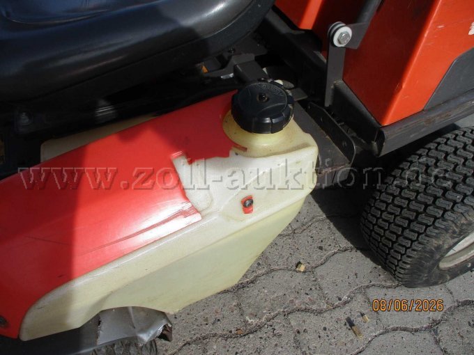 Beschädigung Kunstoffverkleidung Tank