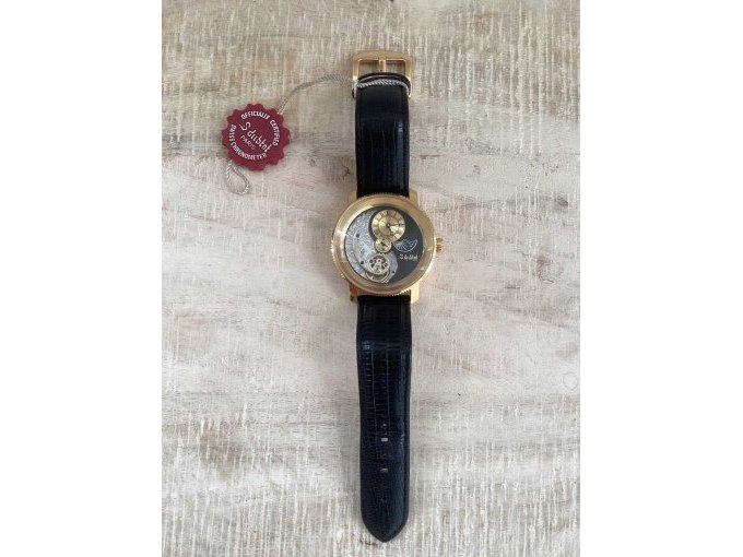 Ansicht von oben mit Armband