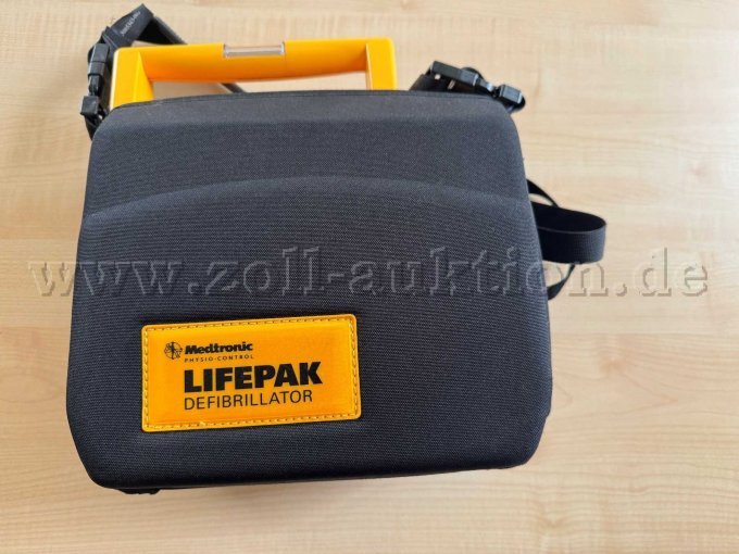 AED-Gerät mit Tasche