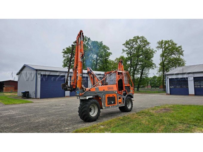 Conver C10S
links vorn