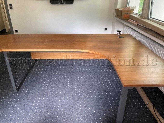 Schreibtisch