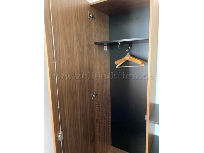 Kleiderschrank