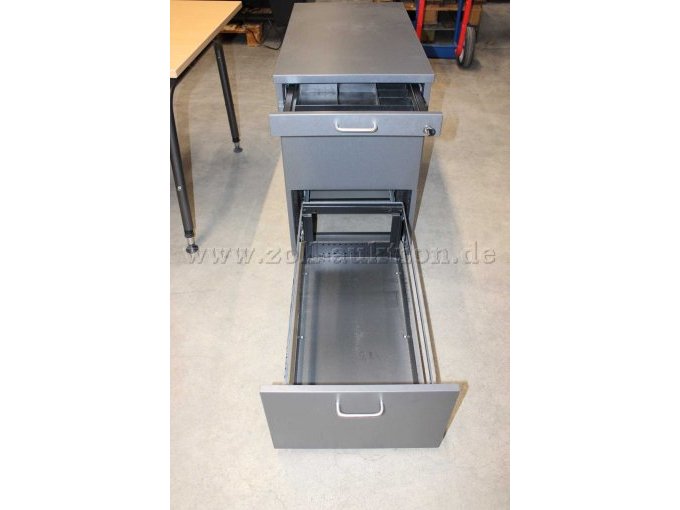 Beistellcontainer offen