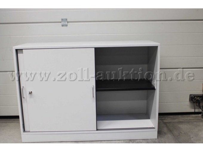 Schiebetürenschrank offen