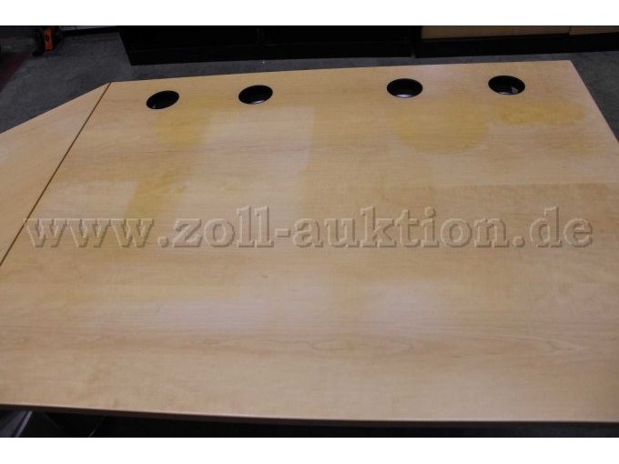 Tischplatte mit Verfärbung