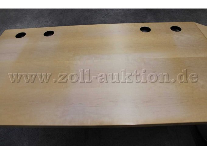 Tischplatte mit Verfärbung