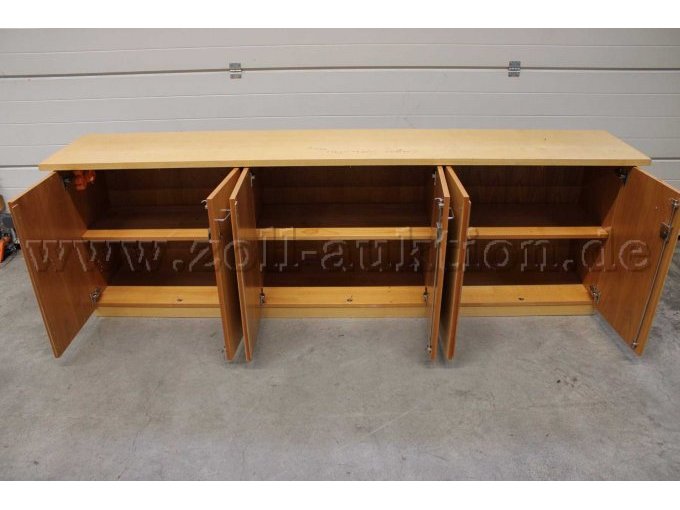 Sideboard geöffnet