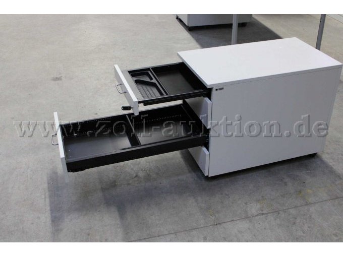 Untertischcontainer geöffnet