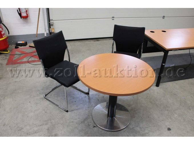 Beistelltisch und Freischwinger