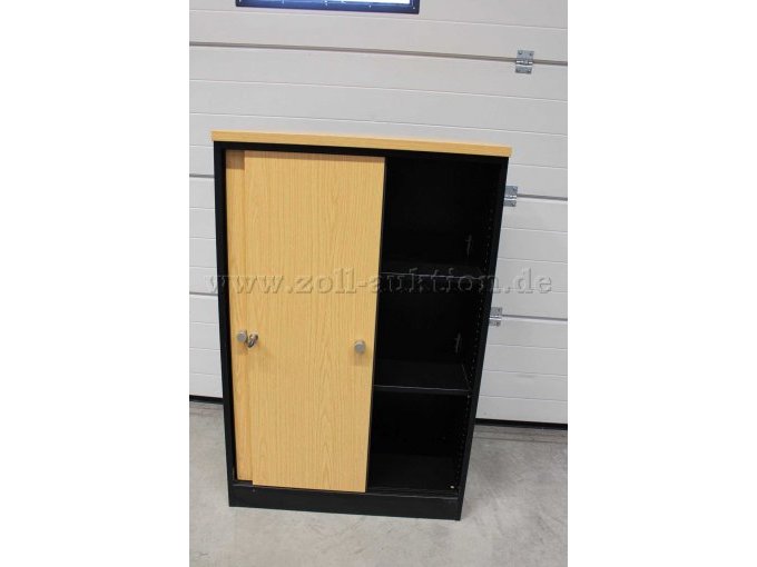 Schiebetürenschrank offen