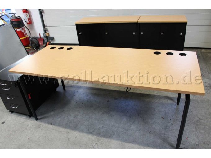 Schreibtisch