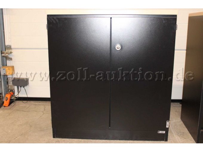 Flügeltürenschrank