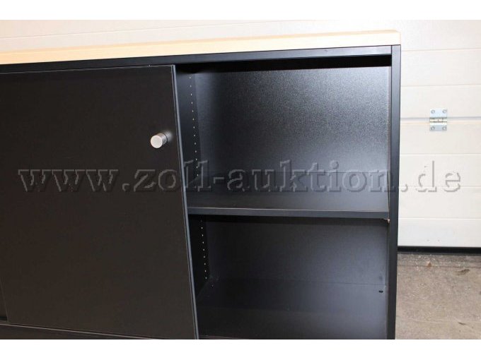 Schiebetürenschrank, offen