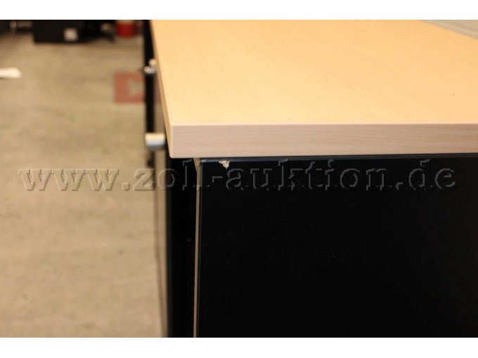 Beschädigung Schrank