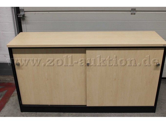 Schiebetürenschrank geschlossen