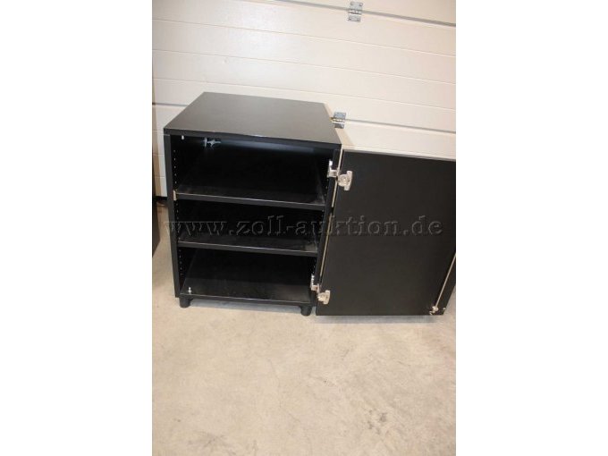 Schrank geöffnet
