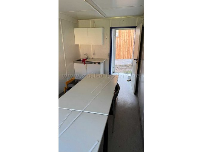 Container Innenansicht
(Tische nicht inklusive)