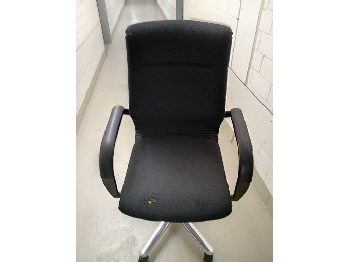 Ansicht vorne - defekt Polster Ansicht vorne - defekt Polster