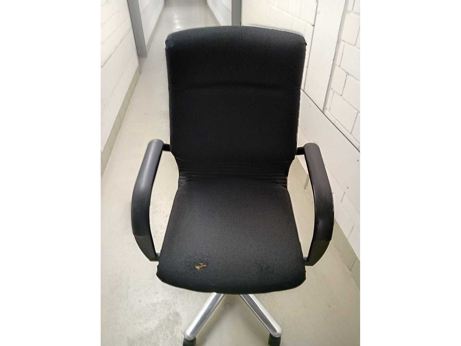 Ansicht vorne - defekt Polster