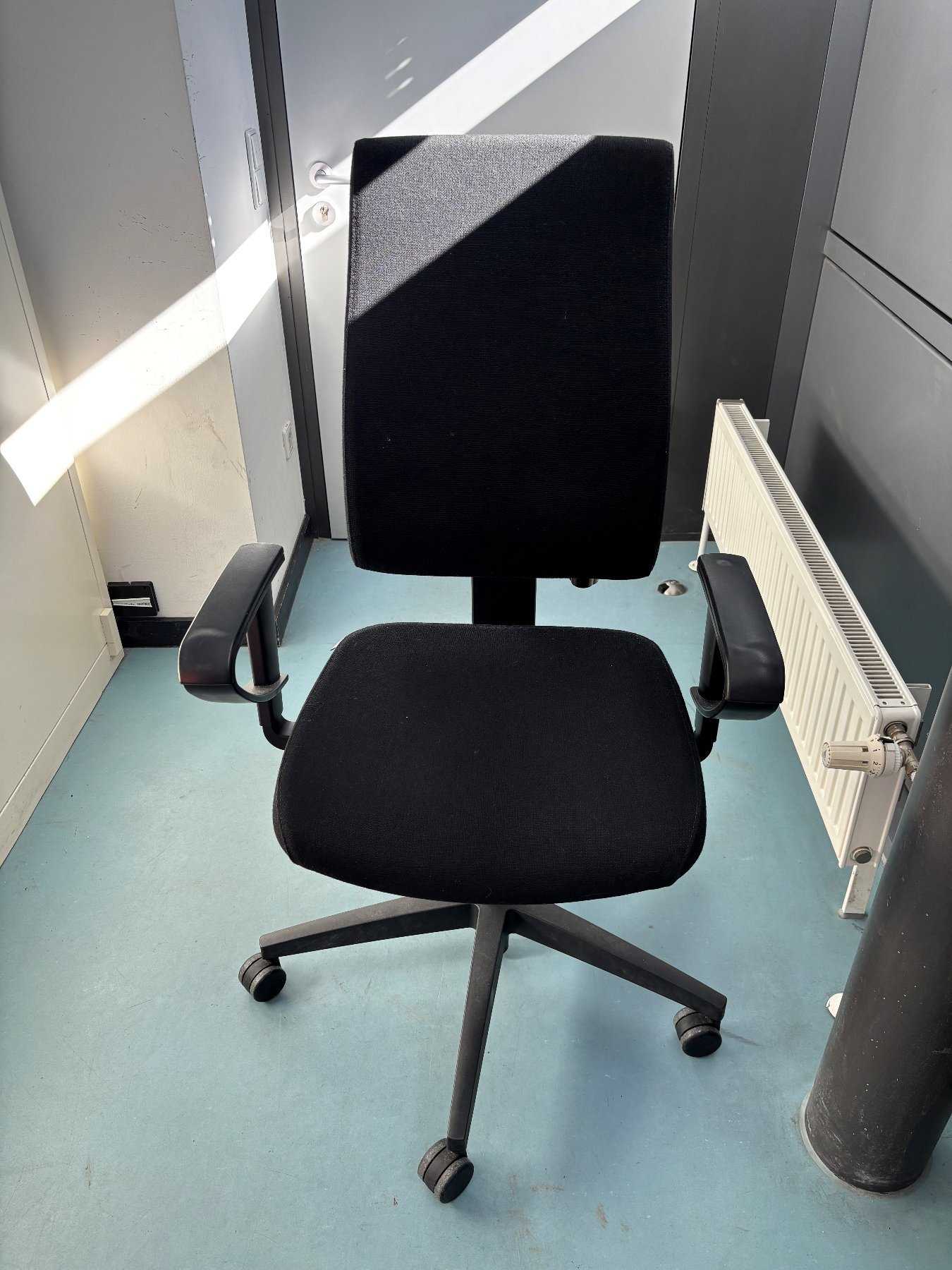 1 sedia girevole da ufficio Steifensand Ceto Comfort nera