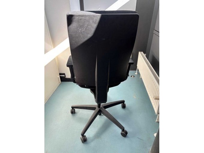 1 Bürodrehstuhl Steifensand Ceto Comfort schwarz – foto 2 – kavel bij Zoll-Auktion, München