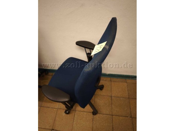 Bürodrehstuhl blau seitlich links