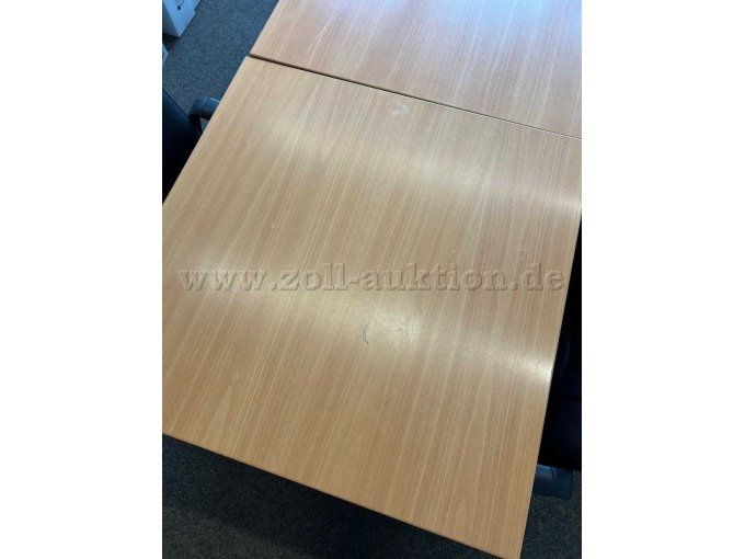 Besuchertisch klein (Abnutzung und Verschmutzung)