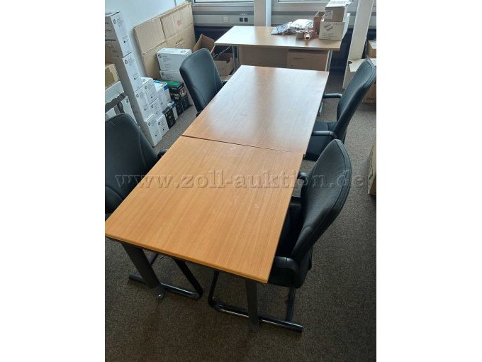 Besuchertisch (Abnutzung und Verschmutzung)