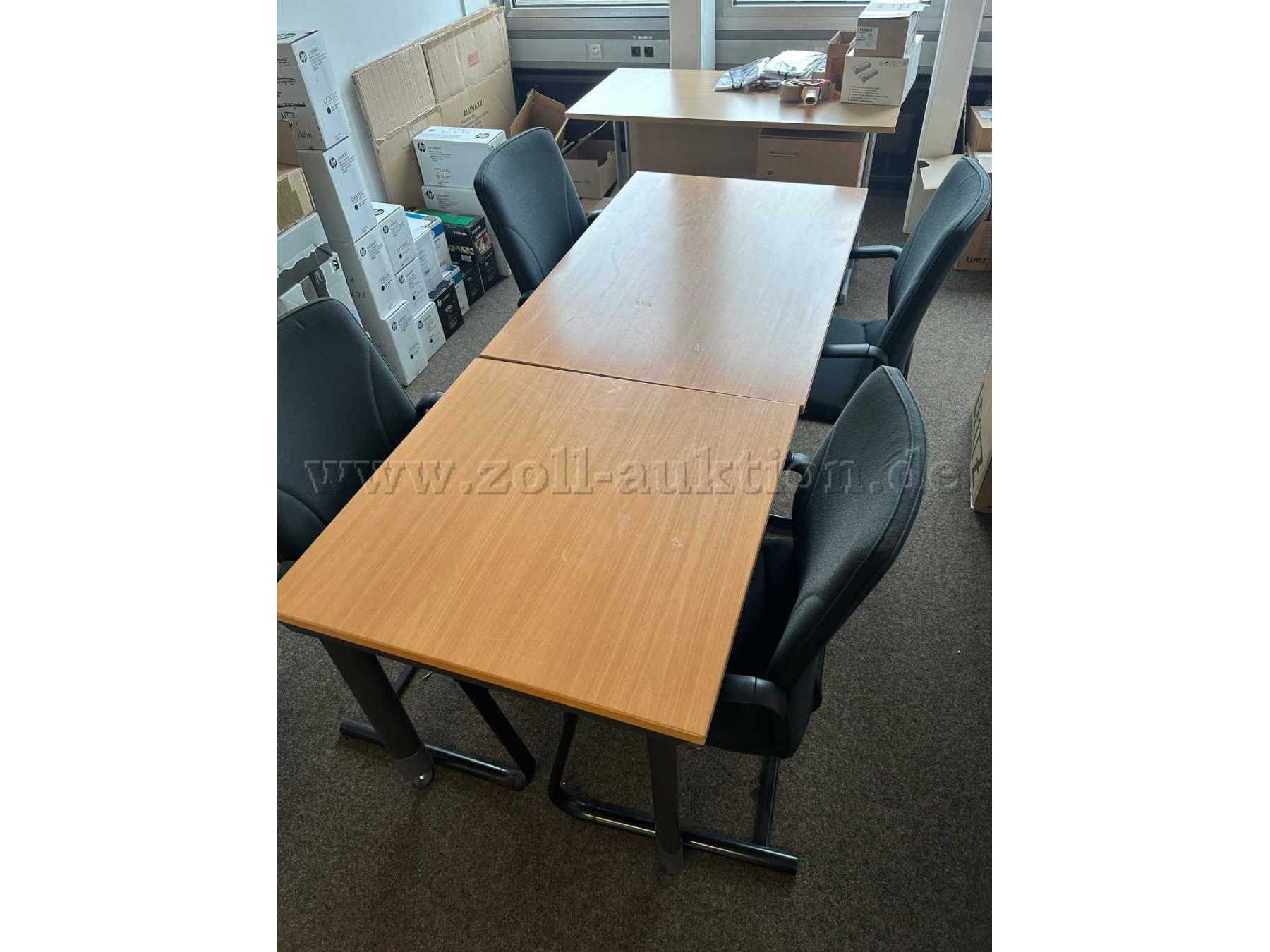 Besuchertisch (Abnutzung und Verschmutzung)