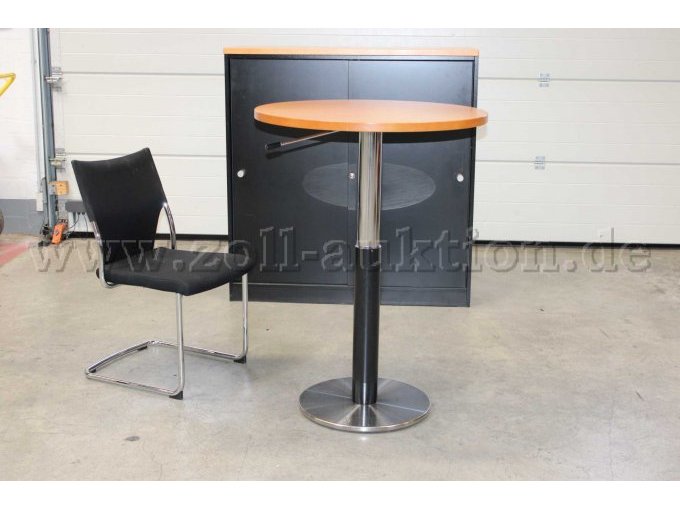 Tisch hochgefahren