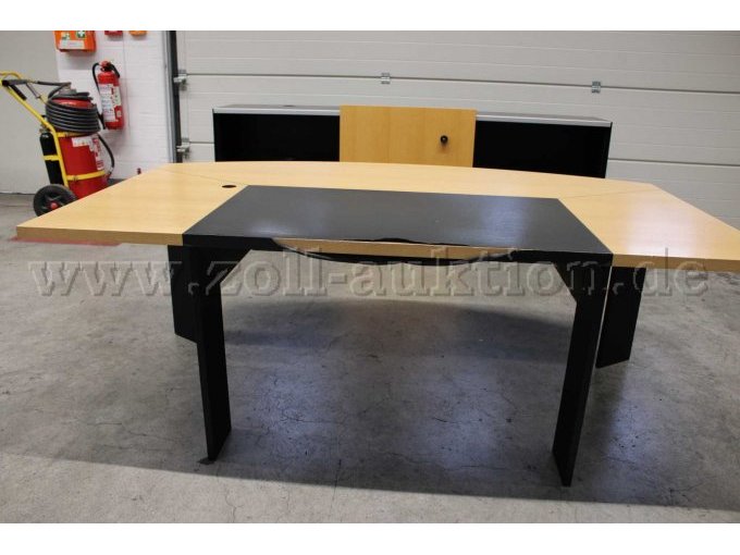 Schreibtisch