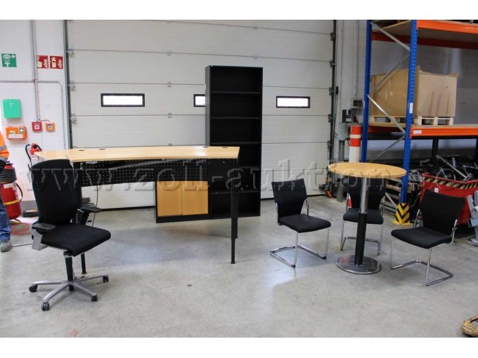 Ensemble Tische hochgefahren