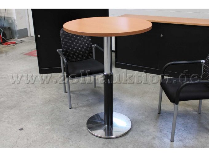 Tisch hochgefahren