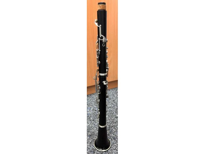 Hier zu sehen ist die Klarinette. Der Zustand wird ersichtlich. Trotz des Alters ist das Instrument voll funktionsfähig.