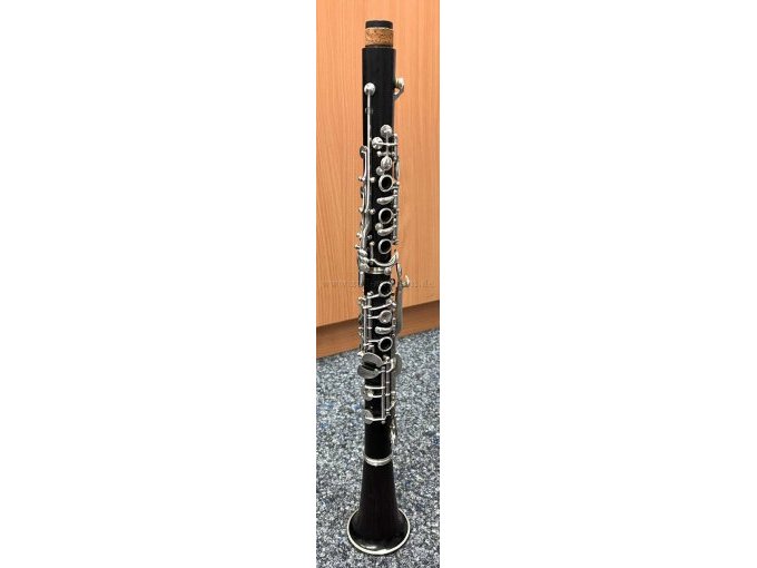 Hier zu sehen ist die Klarinette. Der Zustand wird ersichtlich. Trotz des Alters ist das Instrument voll funktionsfähig.