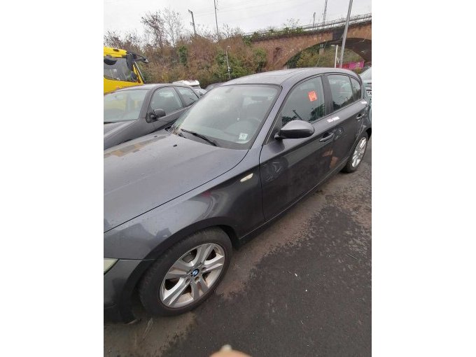 Seitenansicht (2) BMW 116i