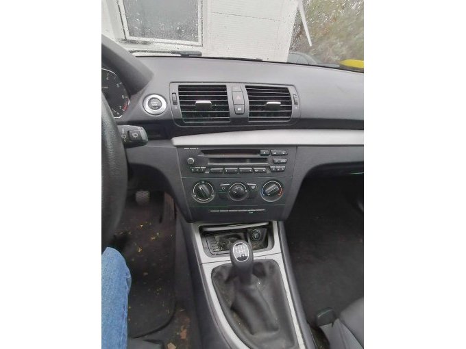 Ansicht Schaltung und Radio BMW 116i