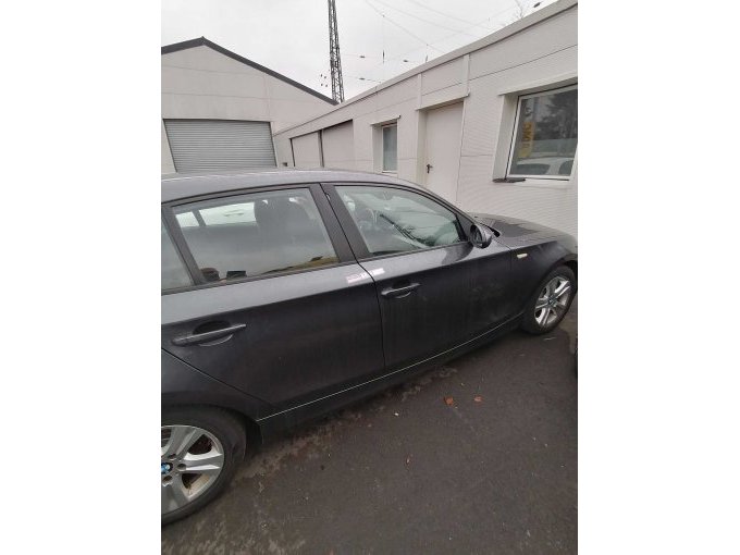 Seitenansicht (1) BMW 116i