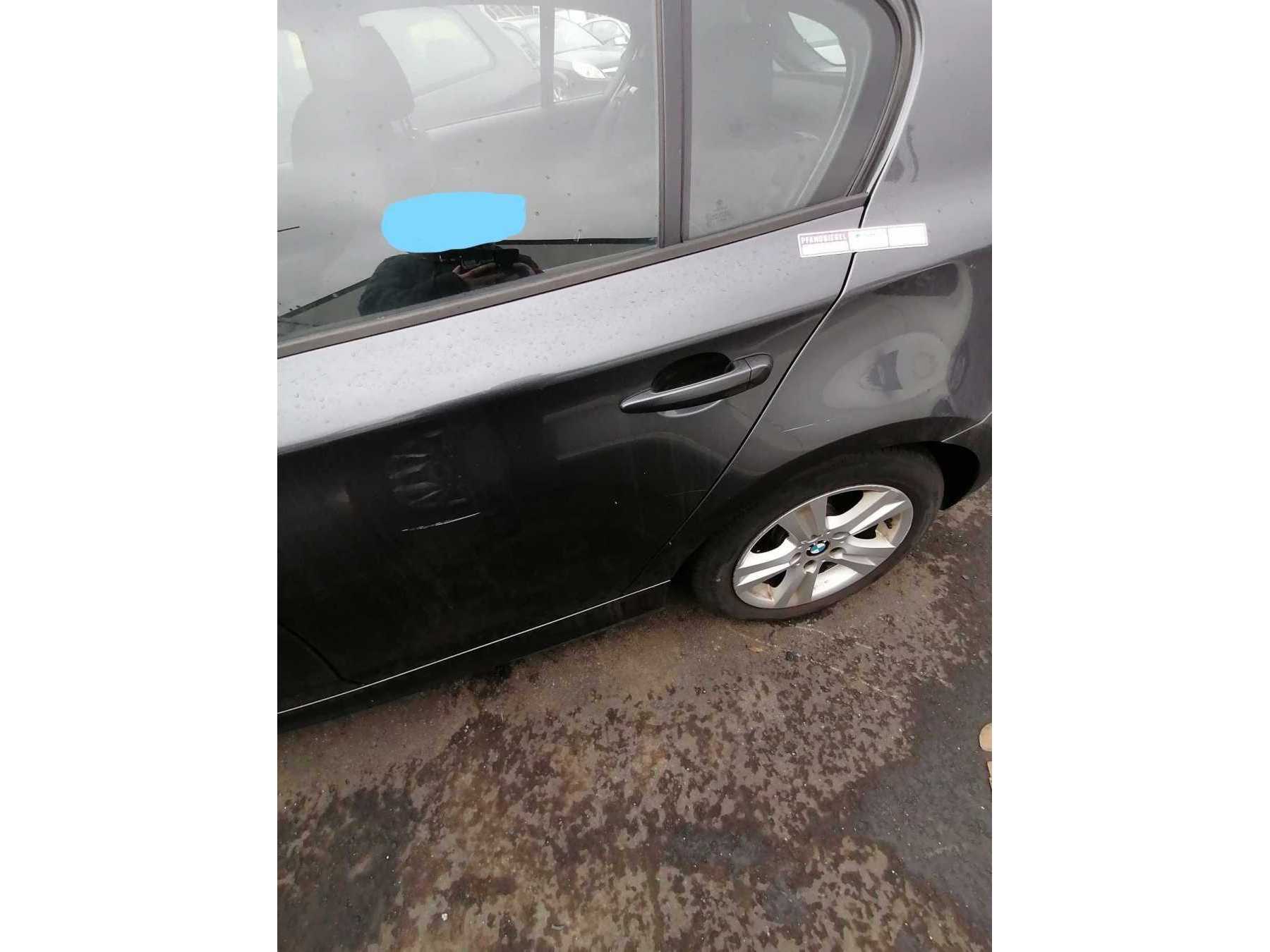 Kratzer und Dellen, links hinten BMW 116i