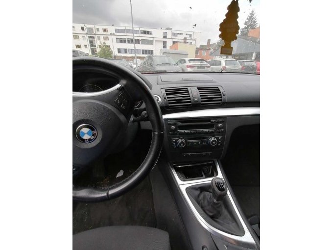 Innenansicht Vorne 3 BMW 118d