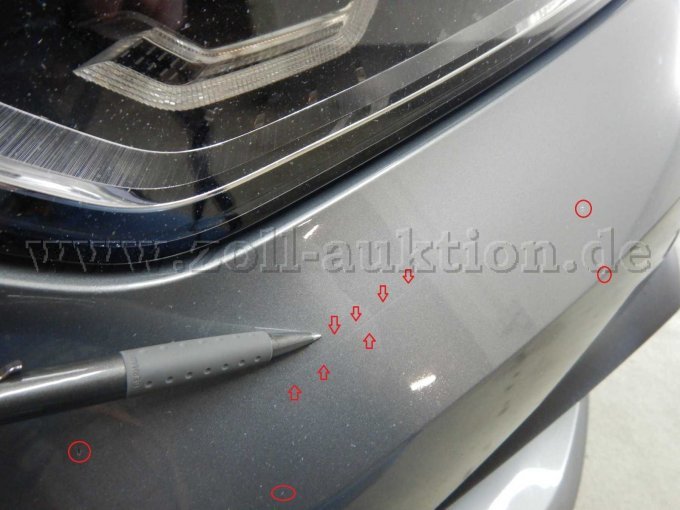 Stoßfänger vorne: Kleiner Kratzer und Steinschläge