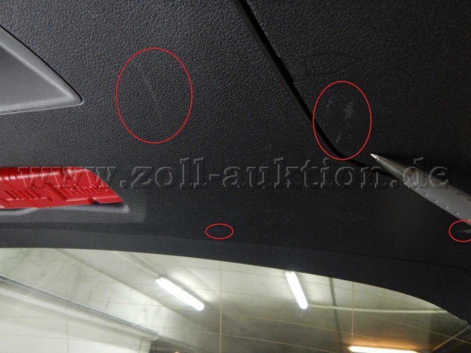 Heckklappenverkleidung innen: Abrieb- u. Schürfspuren