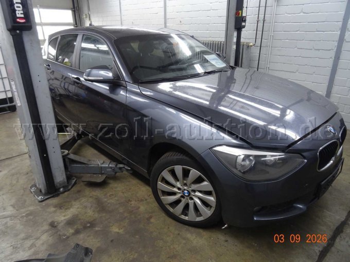 1 BMW 125d (1K4), Steinschlag Frontscheibe im Fernsichtbereich – foto 2 – kavel bij Zoll-Auktion, Braunschweig