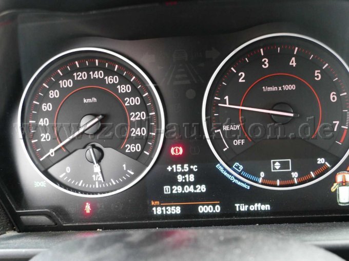 Ansicht Tachometer und Display