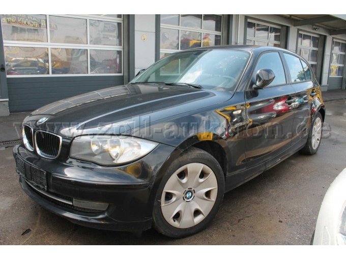 BMW 1er  -vorne links-