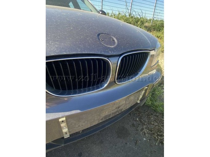 Schaden Motorhaube - Emblem fehlt u. Haube schließt nicht richtig